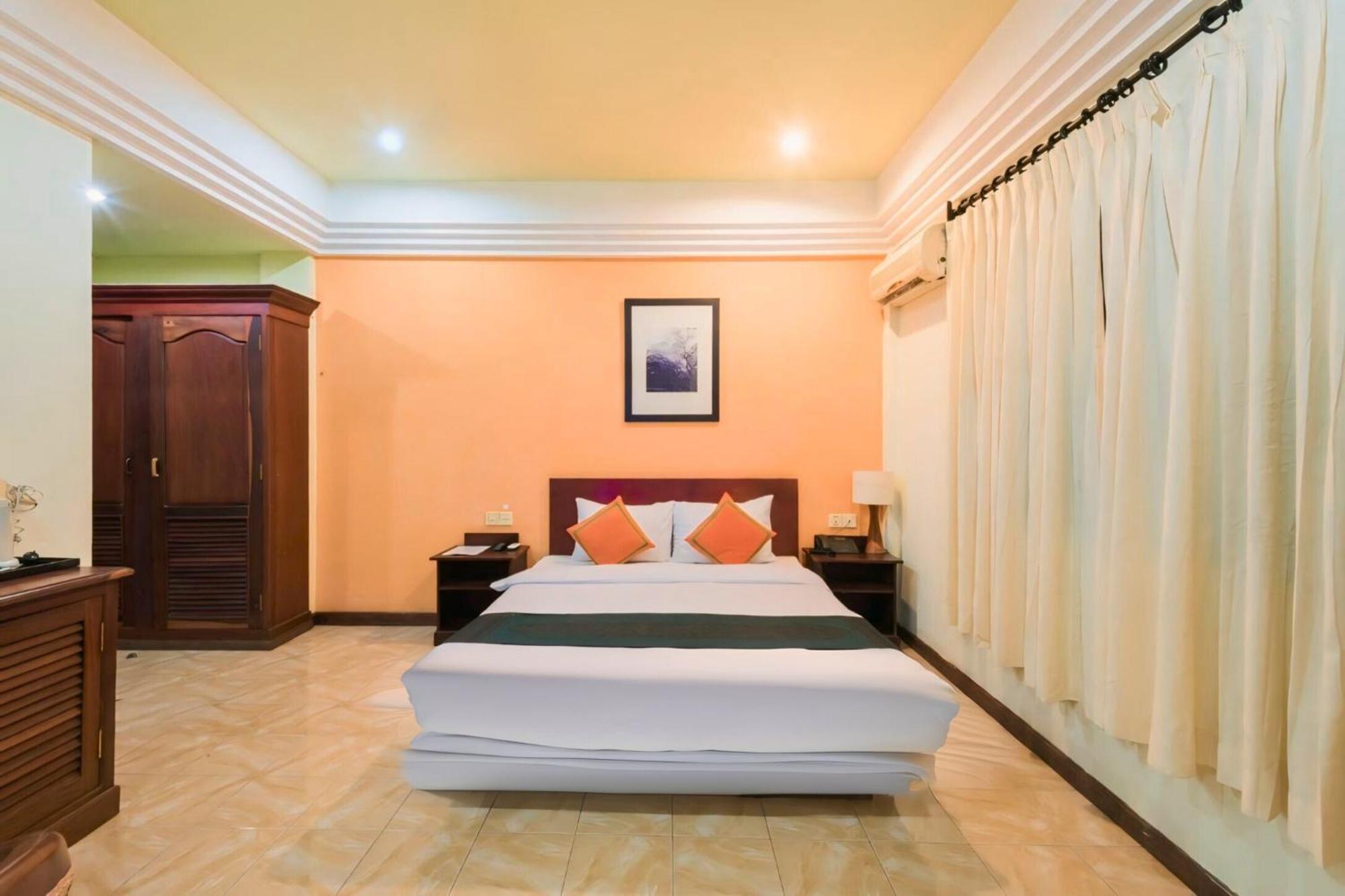 Vplus Hotel Siem Reap Exterior foto