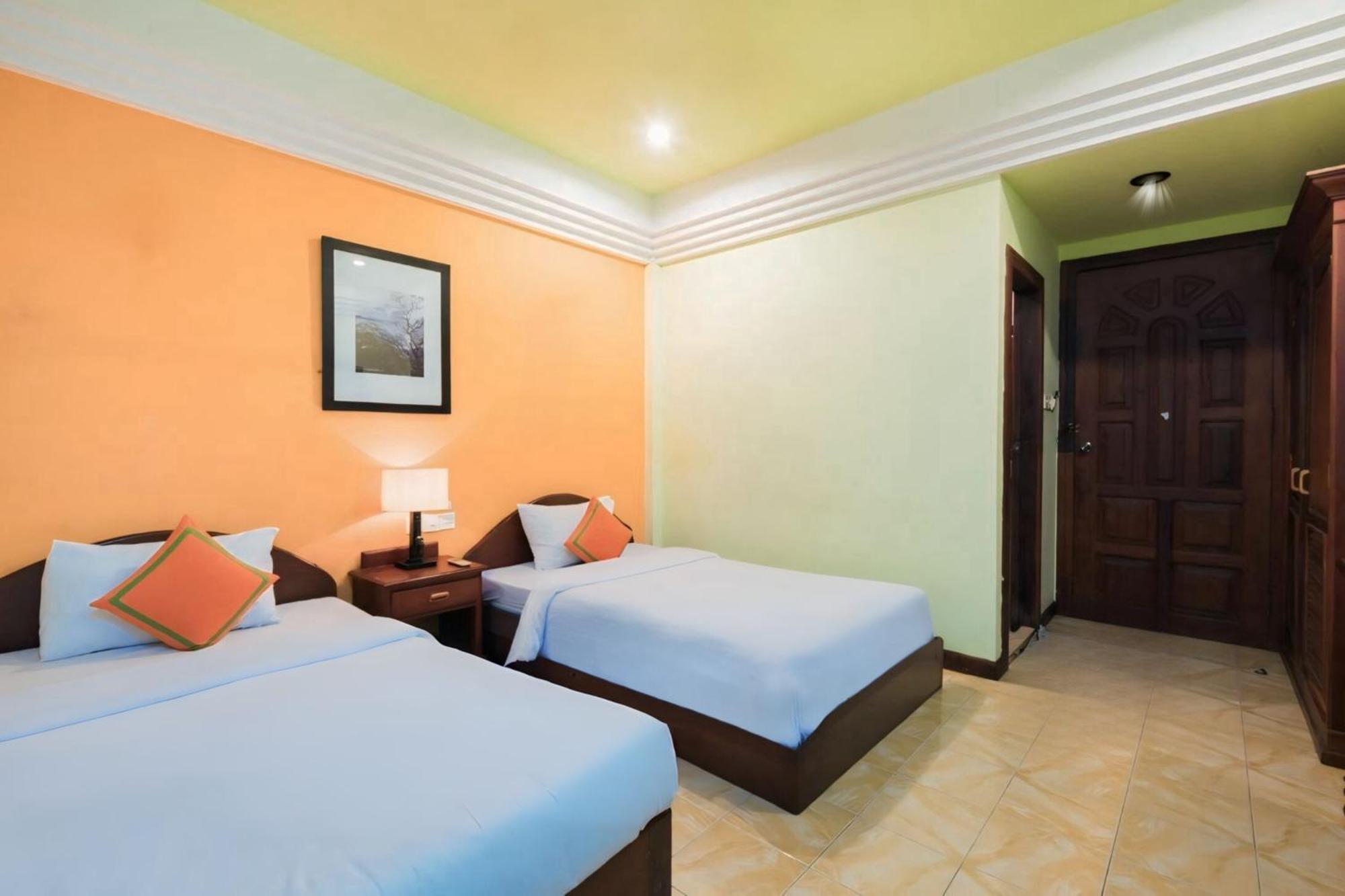 Vplus Hotel Siem Reap Exterior foto