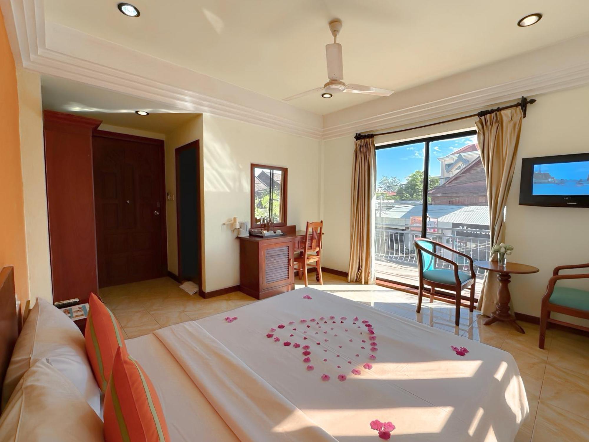 Vplus Hotel Siem Reap Exterior foto