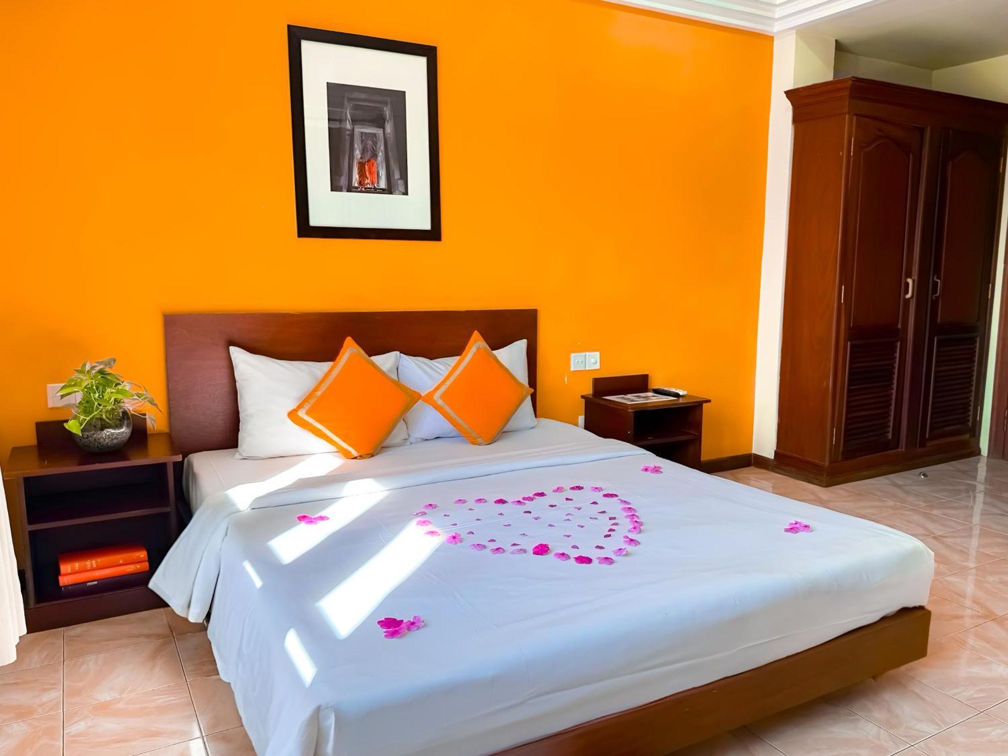 Vplus Hotel Siem Reap Exterior foto